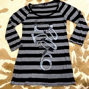 Bebe top with 3/4 length sleeve